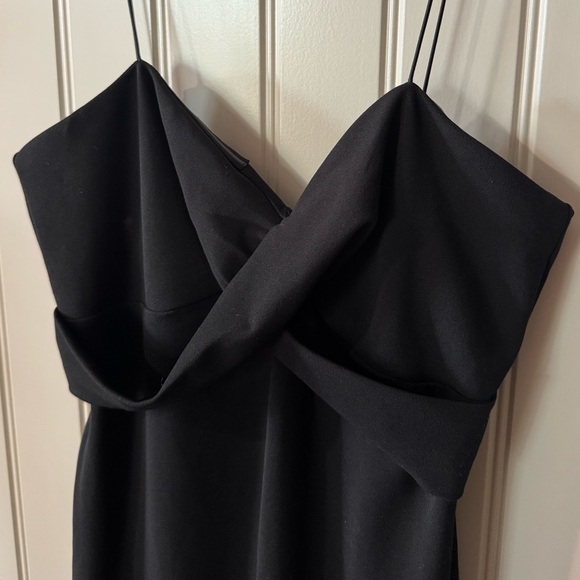 3/for $12 🍒 - *Like New* SEXY Black Spaghetti Strap Slip Dress (Size Medium) 🖤 - Picture 4 of 9